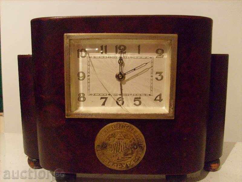Стар часовник касичка немски