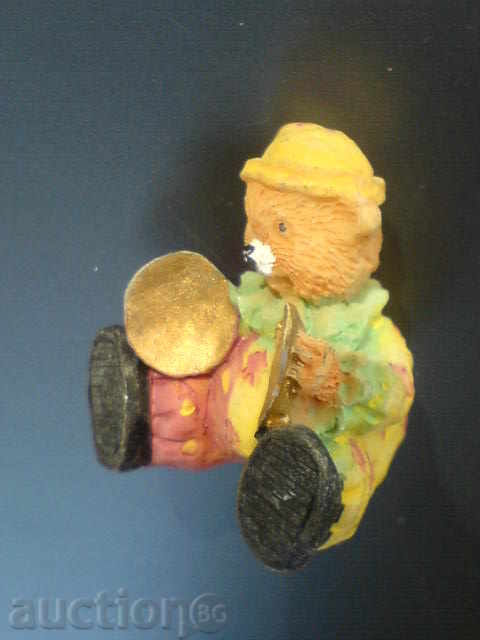 Winnie - ντράμερ με τιμή 6.00 BGN | € 3.07 Winnie - ντράμερ με τιμή 6.00 BGN | € 3.07