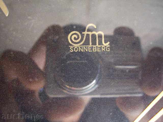 Delivery of Old wall clock