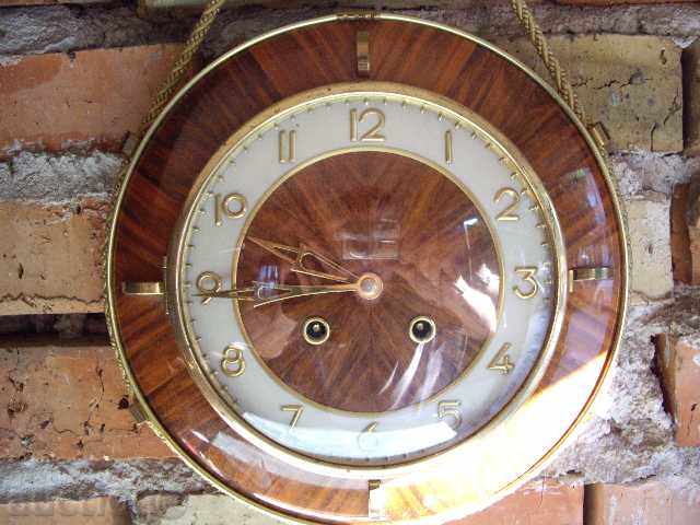 Auction Old wall clock Auction Old wall clock