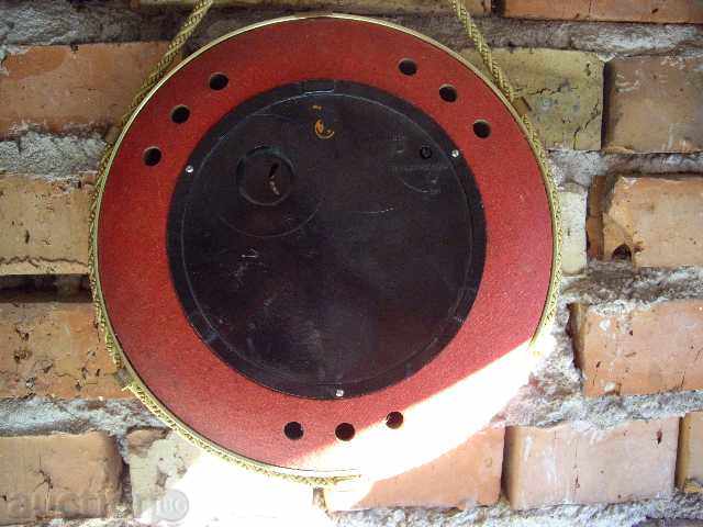 Delivery of Old wall clock Delivery of Old wall clock