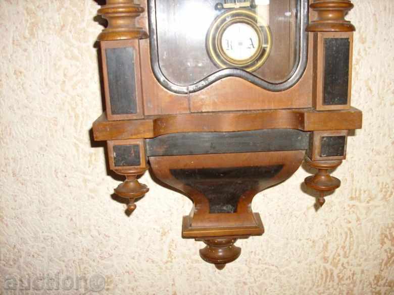 Delivery of An old cabinet wall clock Delivery of An old cabinet wall clock