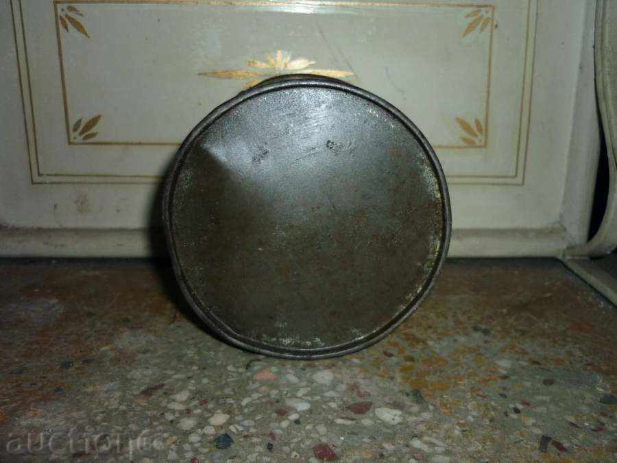 Licitație cutie de metal veche de halva Licitație cutie de metal veche de halva