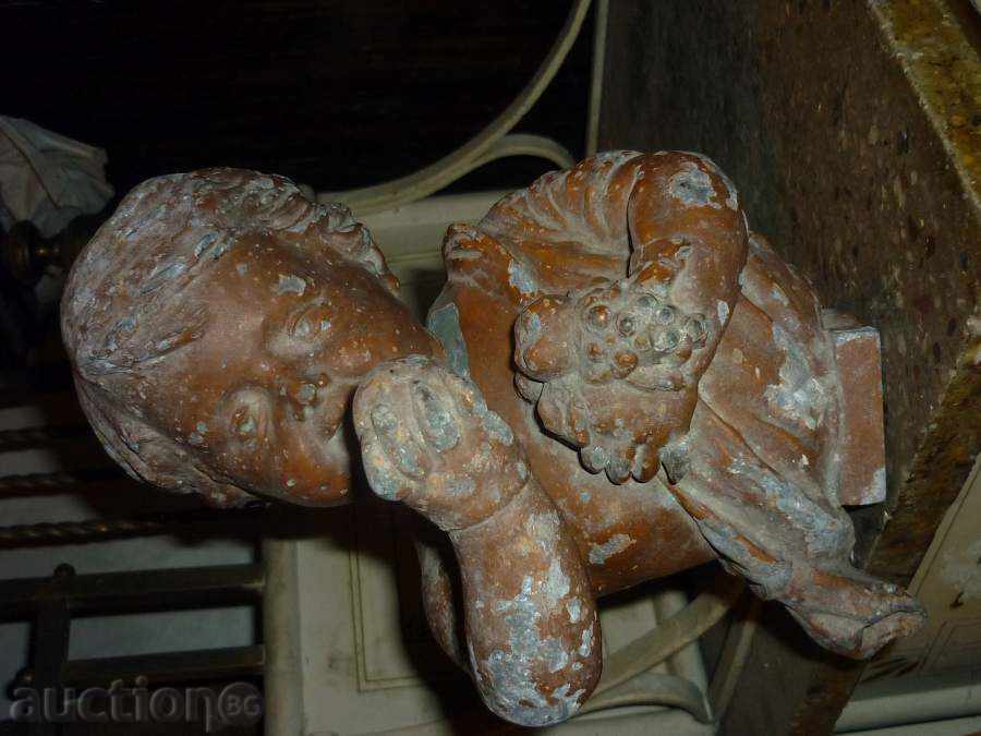 Delivery of Ancient statuette Delivery of Ancient statuette