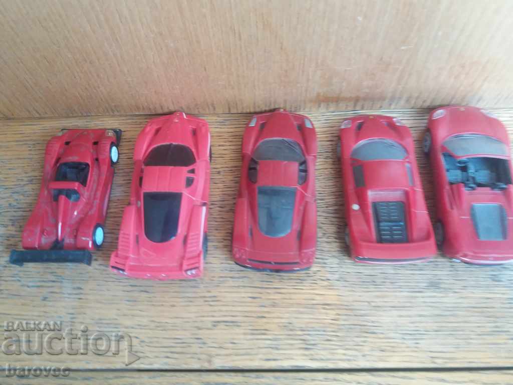 Παράδοση Πολλά καροτσάκια της Ferrari Παράδοση Πολλά καροτσάκια της Ferrari