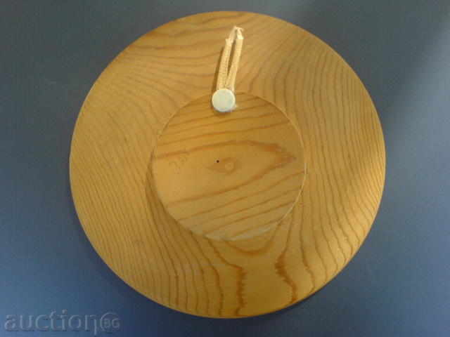 Wooden wall saucer - painted with price 10.00 BGN | € 5.11 Wooden wall saucer - painted with price 10.00 BGN | € 5.11