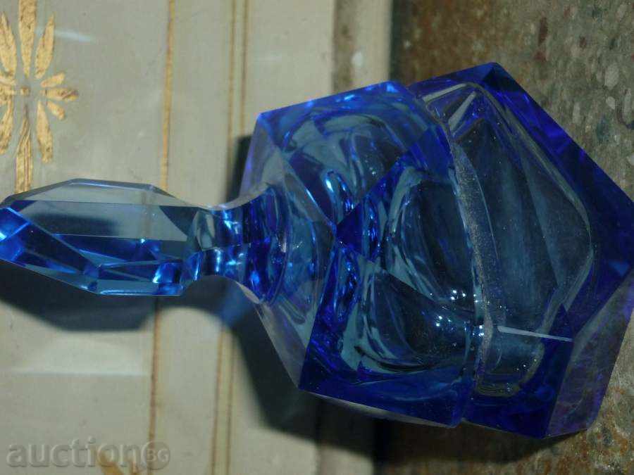 Luxury antique bottle, bottle, bottle, jar with price 55.00 BGN | € 28.12 Luxury antique bottle, bottle, bottle, jar with price 55.00 BGN | € 28.12