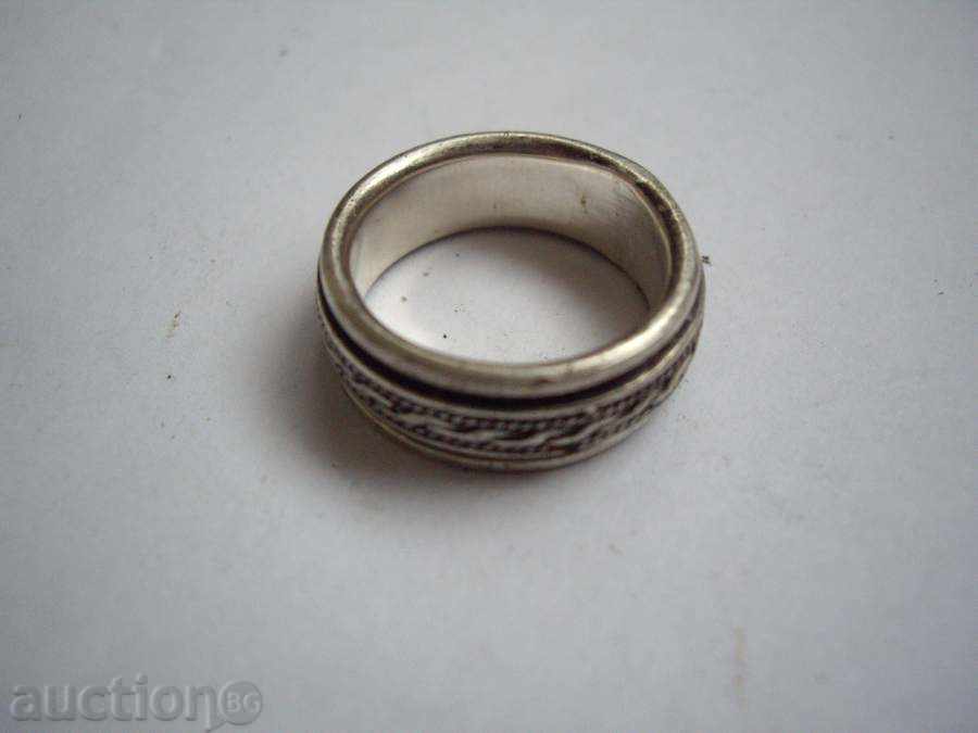 Стар сребърен пръстен .