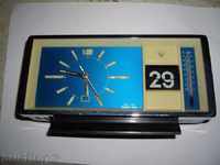Часовник будилник с тернометър и дата