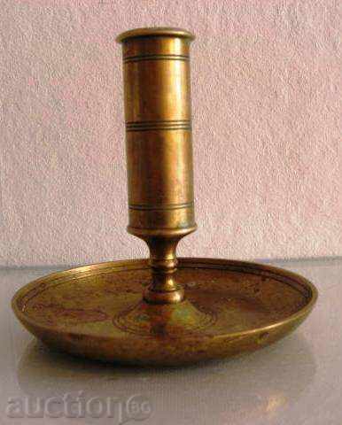 Sfeșnic din alamă (3) cu preț 19.00 BGN | € 9.71 Sfeșnic din alamă (3) cu preț 19.00 BGN | € 9.71