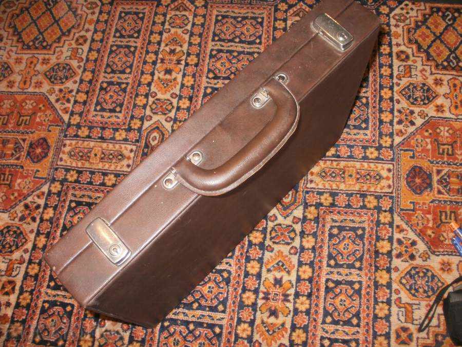 Auction № 134 old briefcase - diplomat Auction № 134 old briefcase - diplomat