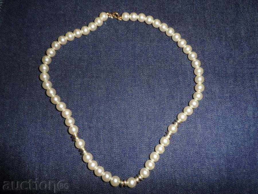 GERDAN of white pearls