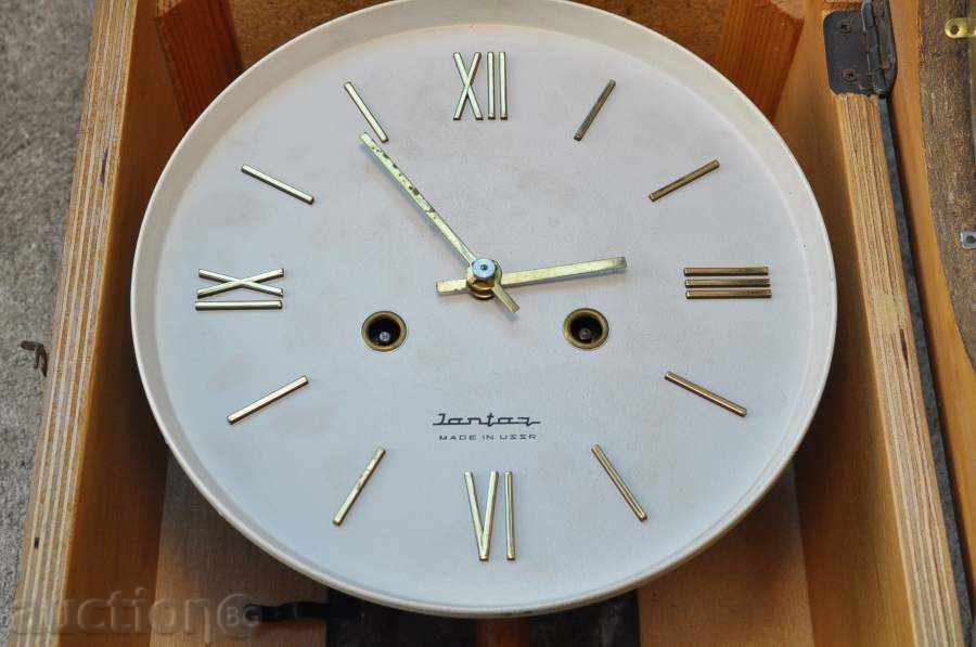 Delivery of Wall Clock Jantar Delivery of Wall Clock Jantar