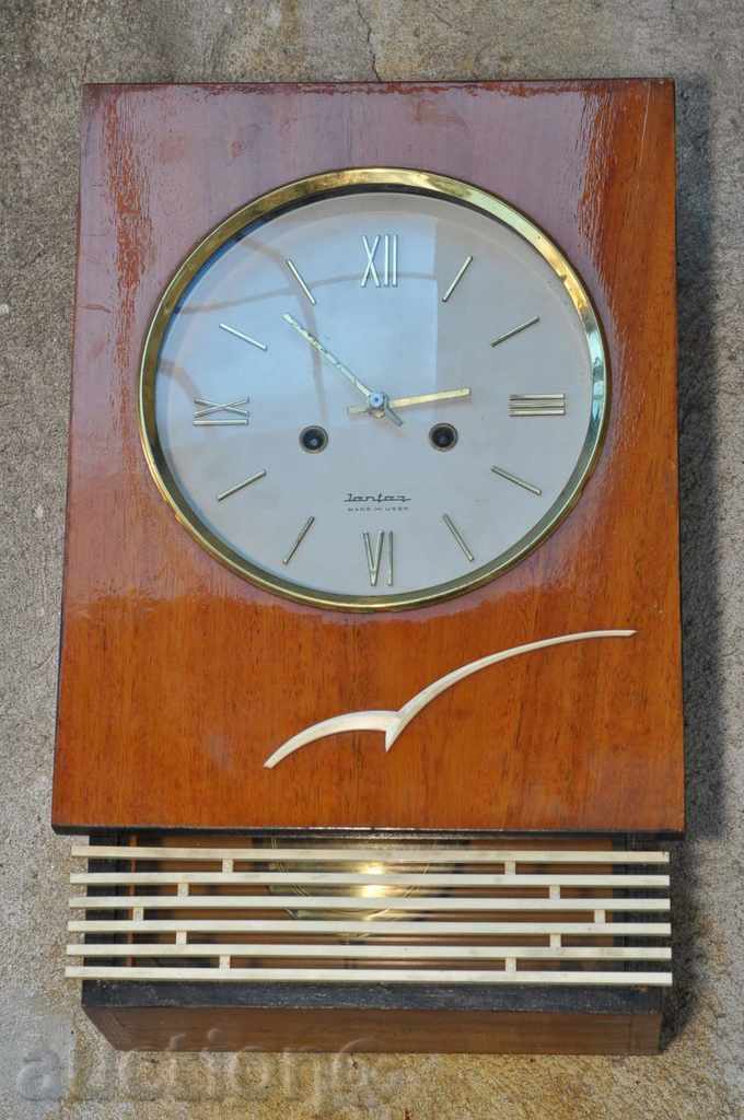 Стенен часовник Jantar