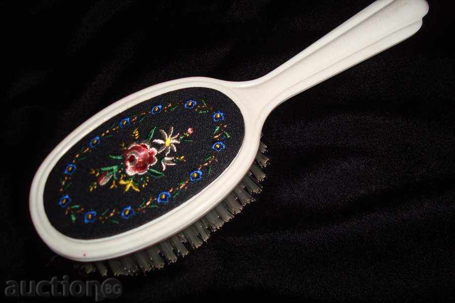 Brush for clothes with hand embroidery type tapestry
