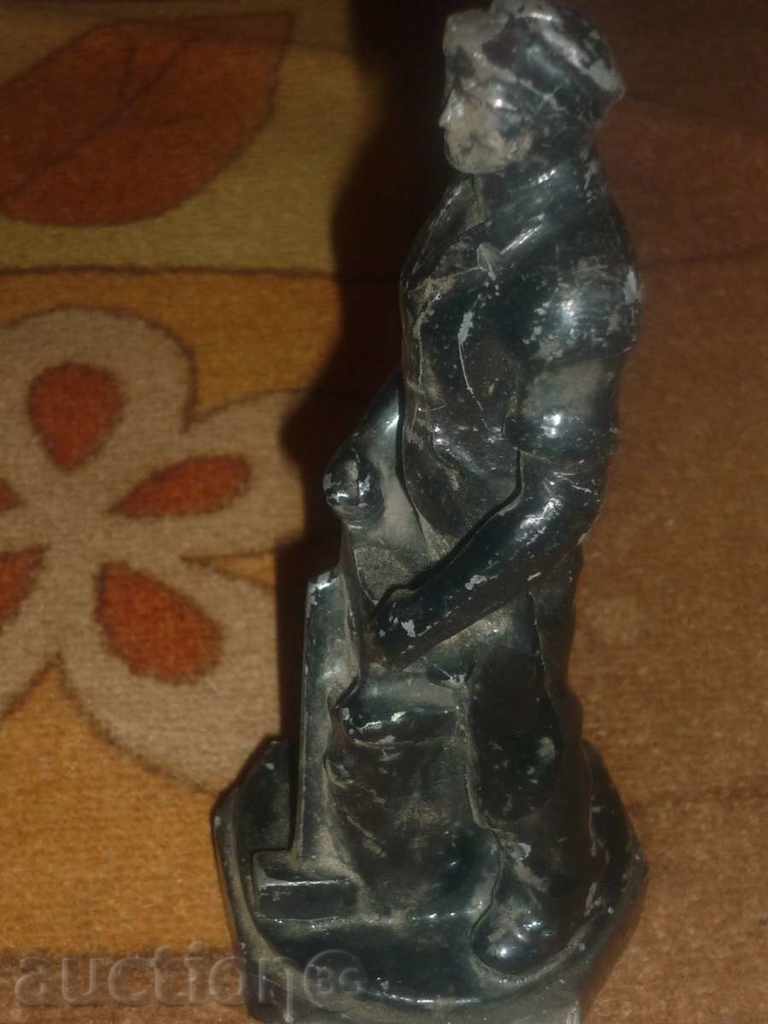 Licitație figurină veche, probabil, de aliaj kalaenoolovna