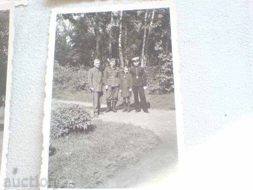 Delivery of lot of 6 photos of military Delivery of lot of 6 photos of military