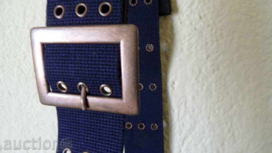 Ζώνη σε σκούρο μπλε με καπάκια 110cm με τιμή 3.99 BGN | € 2.04