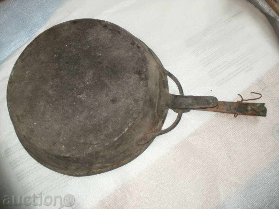 pot-tigan.NOVA vechi cupru PRICE cu preț 40.00 BGN | € 20.45 pot-tigan.NOVA vechi cupru PRICE cu preț 40.00 BGN | € 20.45