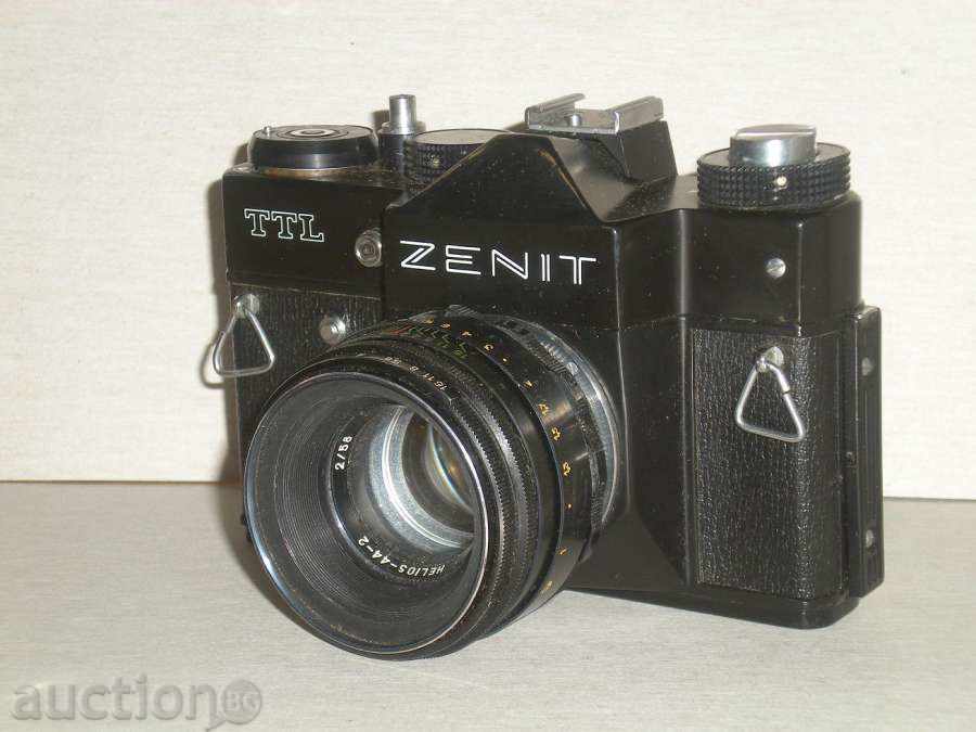 Продавам фотоапарат \"ZENIT\" TTL.