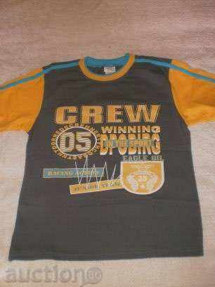 T-shirt in gray, yellow and turquoise, sizes 128,116 and 140 with price 10.00 BGN | € 5.11