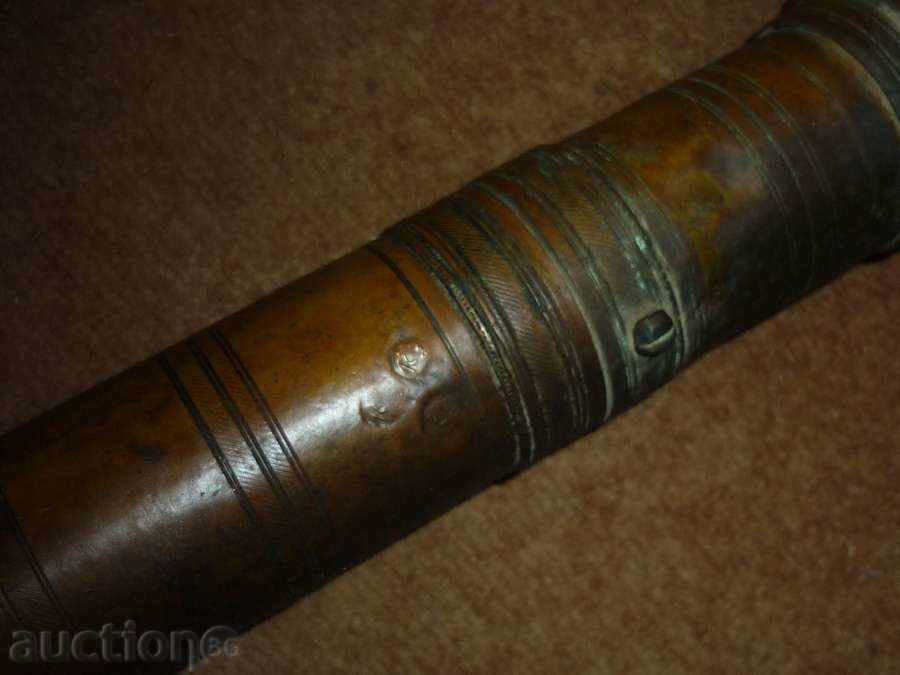 An old coffee grinder with price 69.00 BGN | € 35.28 An old coffee grinder with price 69.00 BGN | € 35.28