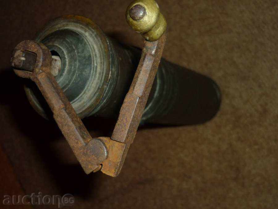 Auction An old coffee grinder Auction An old coffee grinder