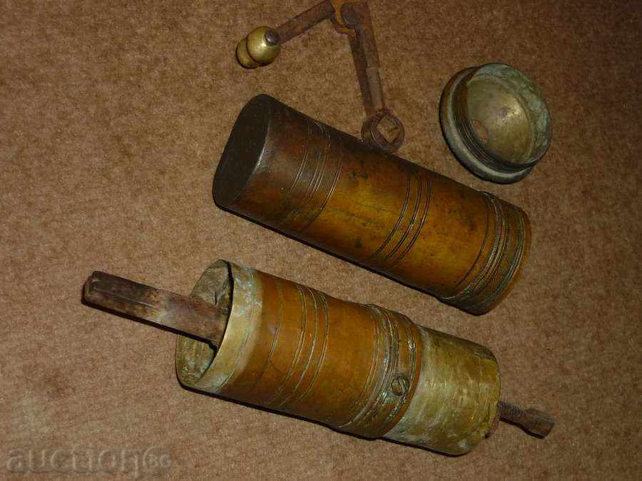 An old coffee grinder - 6 An old coffee grinder - 6