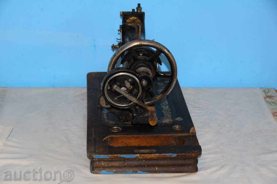 Ръчна шевна машина Kayser с цена € 13.80 | 26.99 лв.