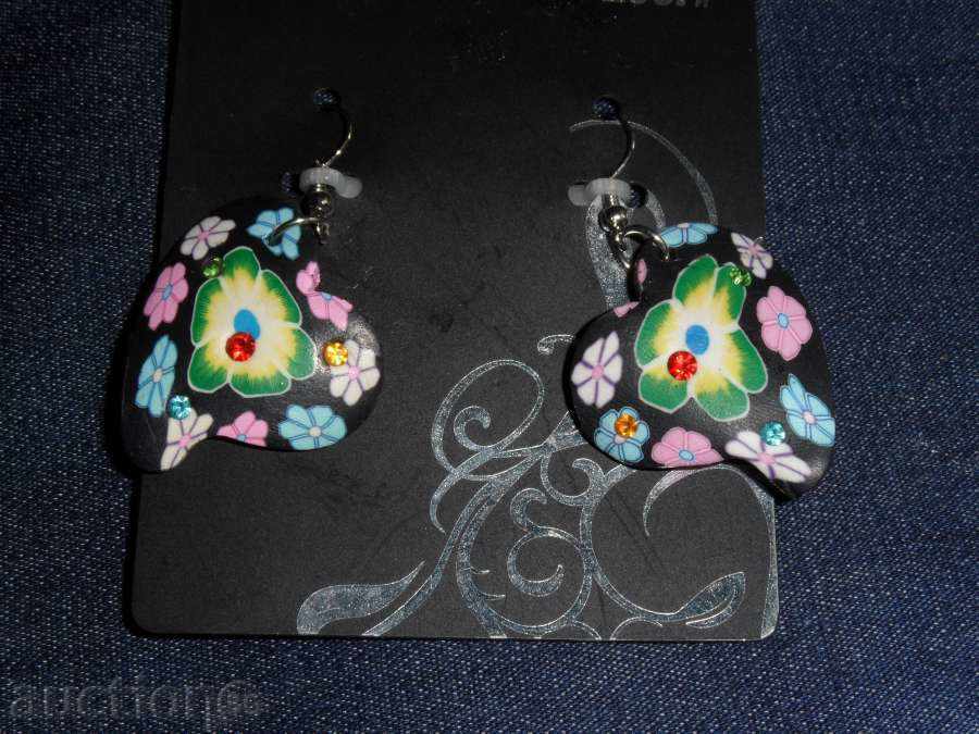 EARRINGS in the shape of hearts, with flowers and small stones - new EARRINGS in the shape of hearts, with flowers and small stones - new