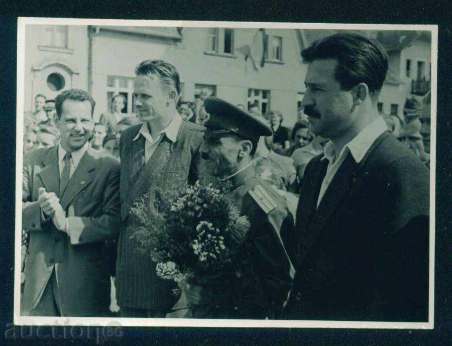 Sports FOOTBALL - CHEHOSLOVAKIA - BULGARIA / A8367 with price 5.00 BGN | € 2.56 Sports FOOTBALL - CHEHOSLOVAKIA - BULGARIA / A8367 with price 5.00 BGN | € 2.56