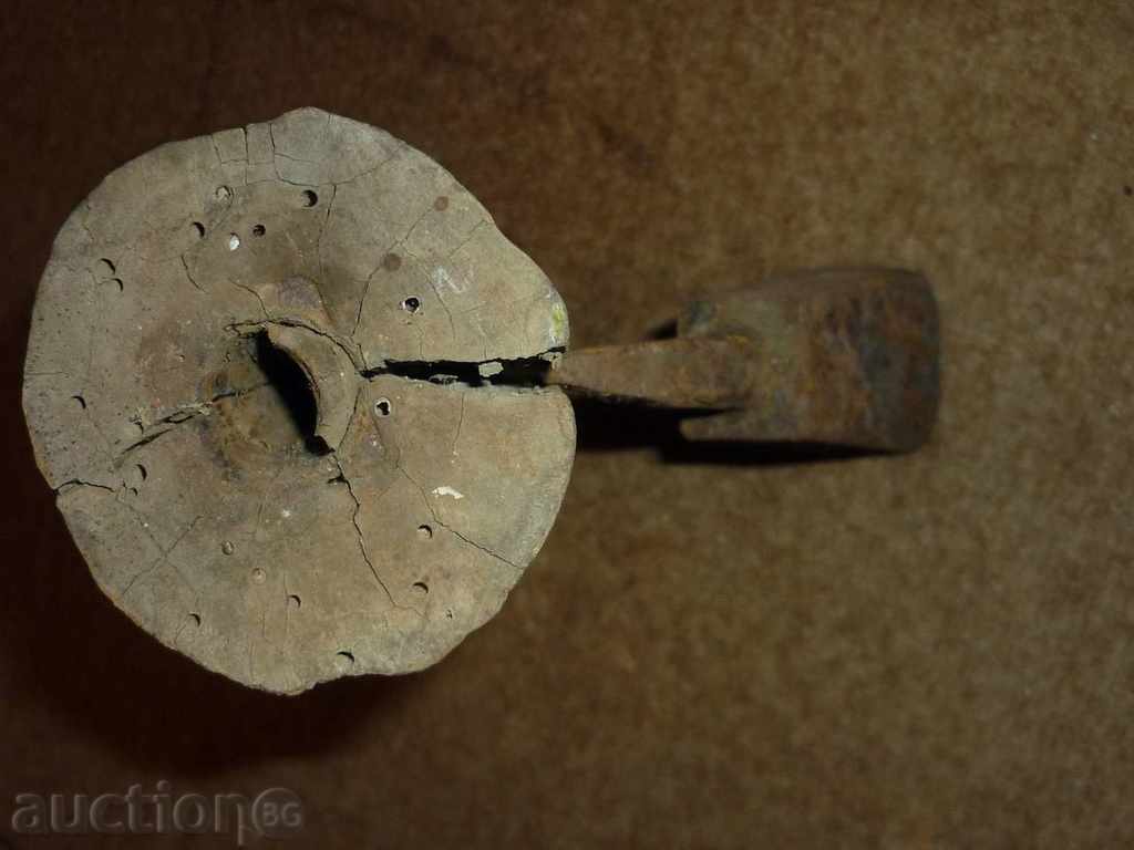 Delivery of Metal anvil for gluing hair Delivery of Metal anvil for gluing hair