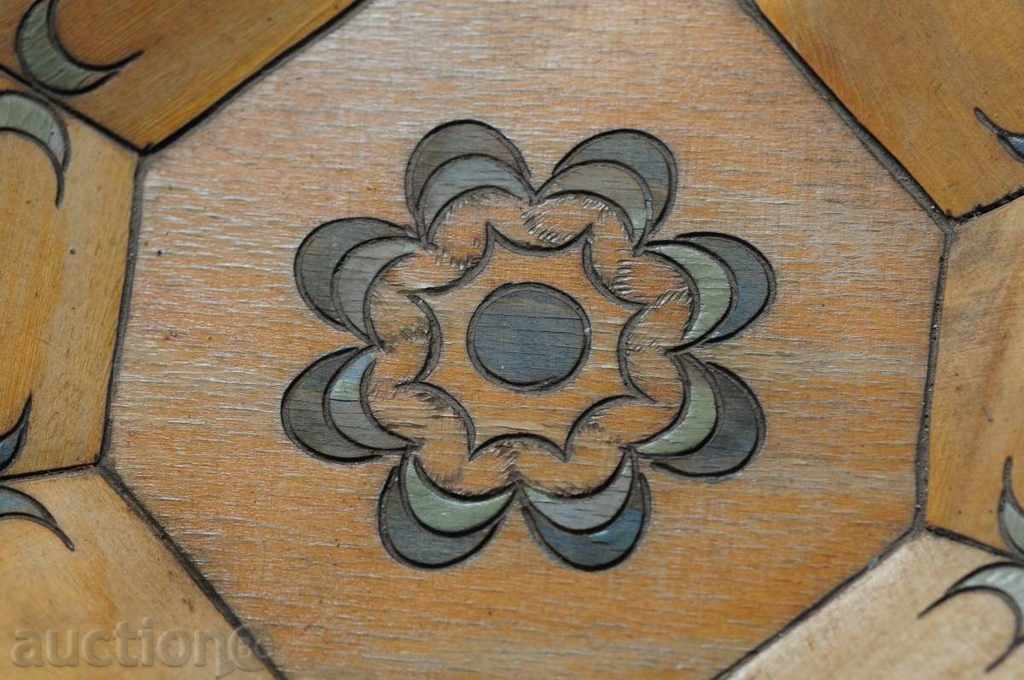 Дървена сувенирна чиния за стена с цена € 2.56 | 5.01 лв.