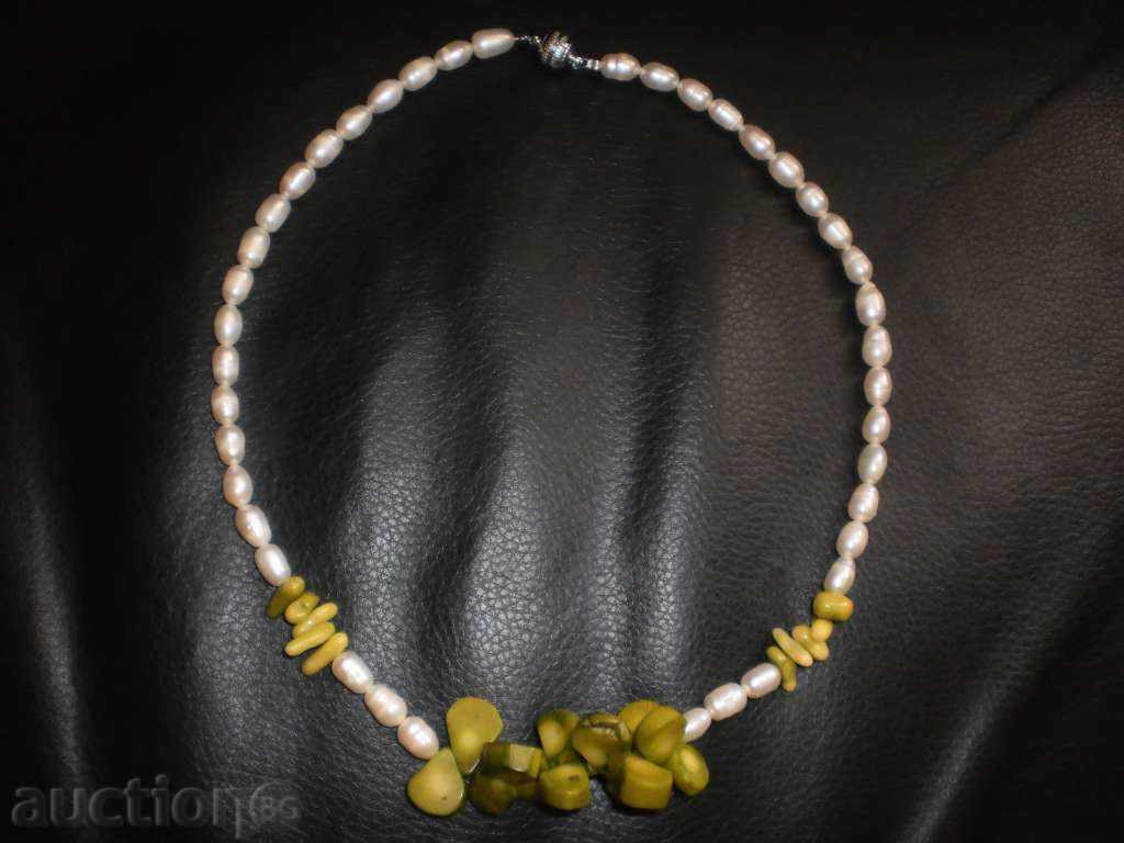 Gerdaine of natural coral in green and white pearls-1