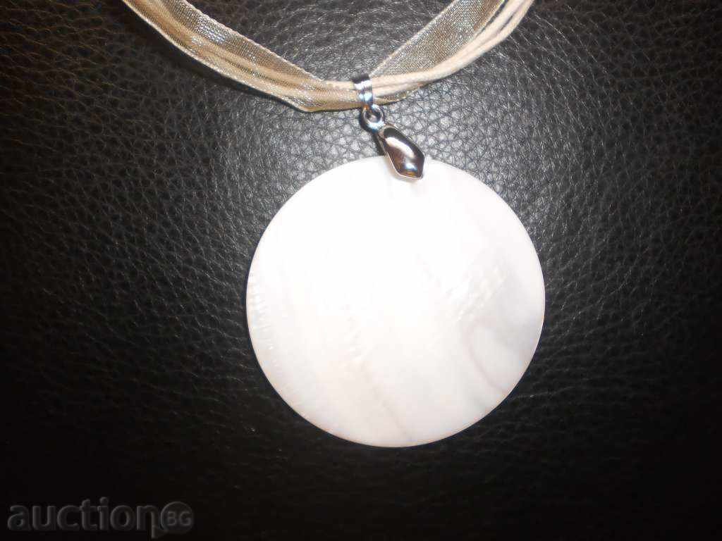 Auction Necklace - pendant mother of pearl organza chain Auction Necklace - pendant mother of pearl organza chain