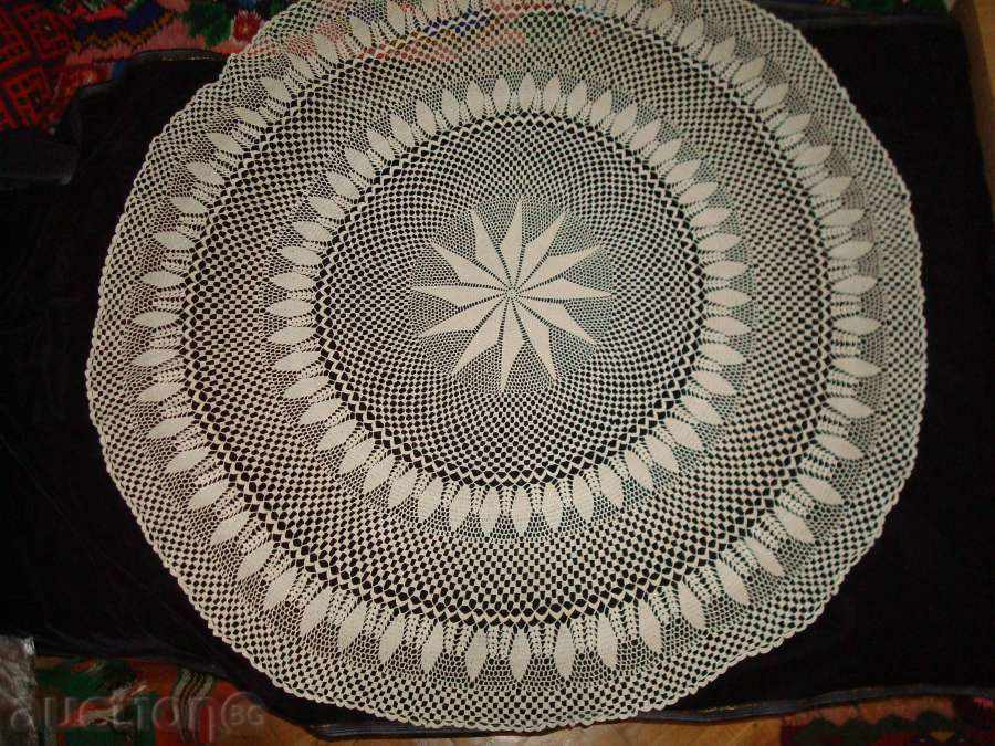 Auction  Crochet round table cover, handmade, with diam. 140cm