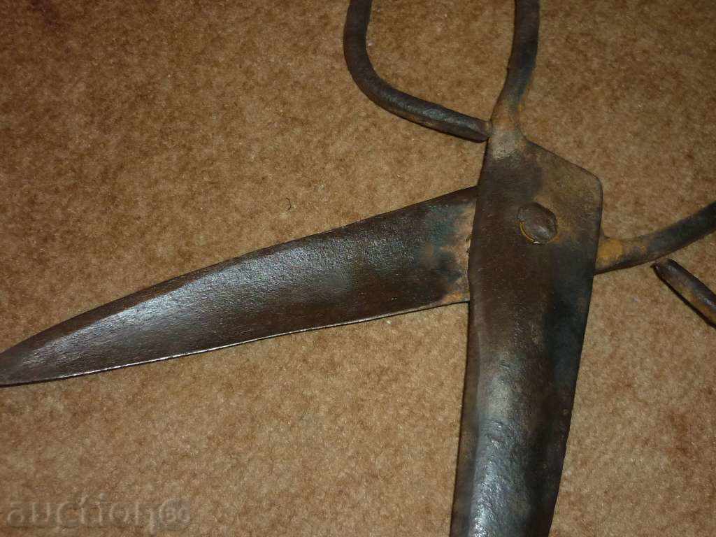 Delivery of Old forged scissors 3