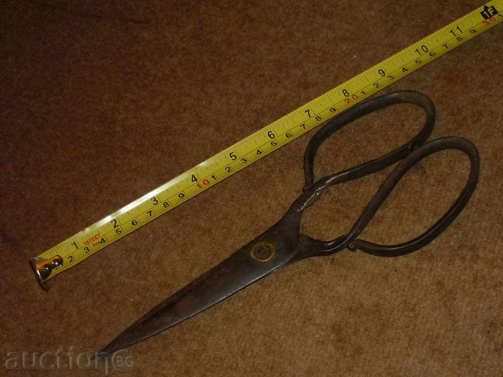 Delivery of Old forged scissors 4 Delivery of Old forged scissors 4