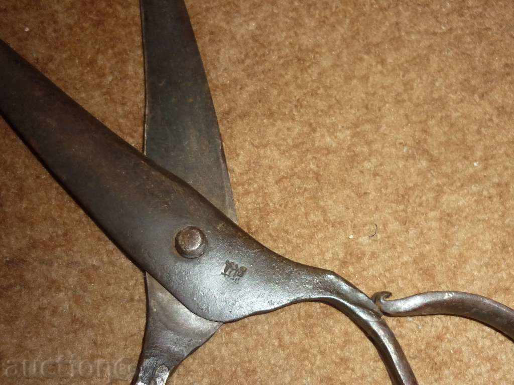 Old forged scissors 4 - 6 Old forged scissors 4 - 6
