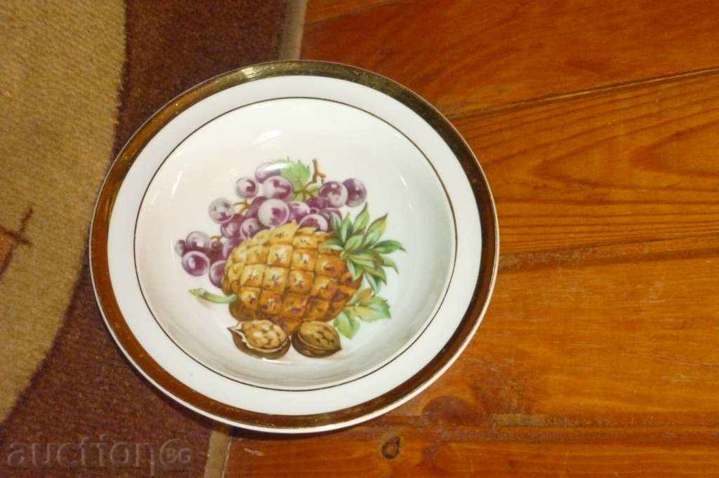 An old porcelain dish - 5 An old porcelain dish - 5