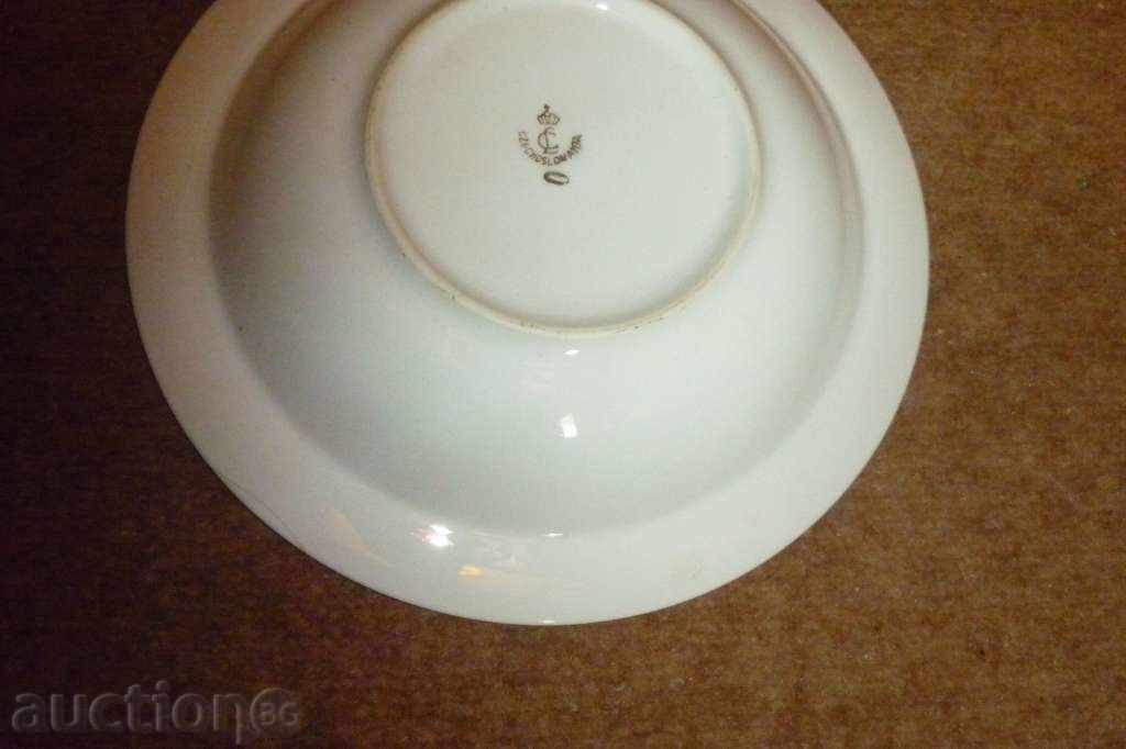 An old porcelain dish - 6 An old porcelain dish - 6