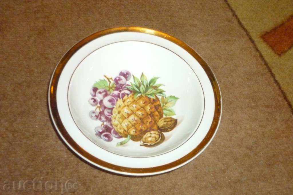 An old porcelain dish - 7 An old porcelain dish - 7