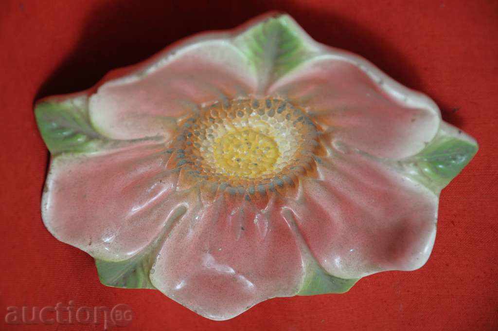 Чиния с цена € 9.20 | 17.99 лв. Чиния с цена € 9.20 | 17.99 лв.