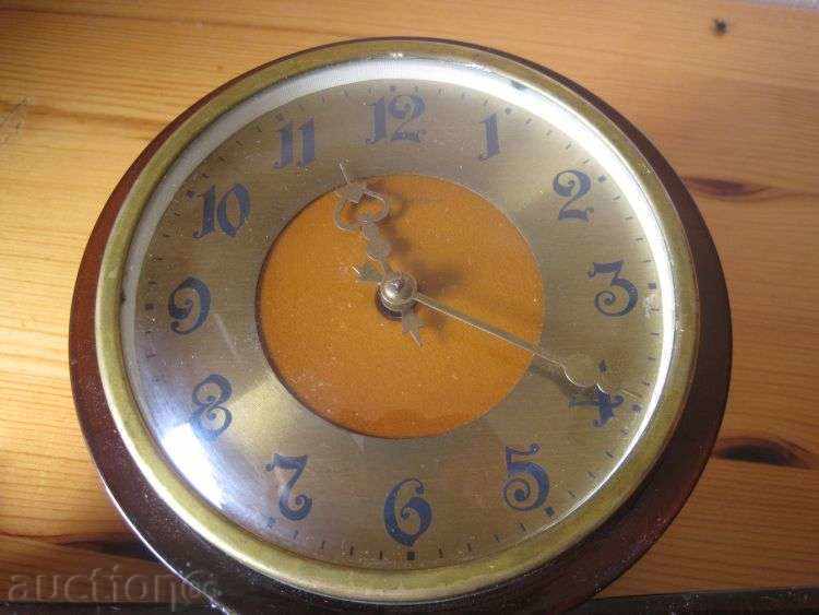 КАМИНЕН ЧАСОВНИК (15 дневен) "ВЕСНА" РУСКИ с цена € 50.00 | 97.79 лв.