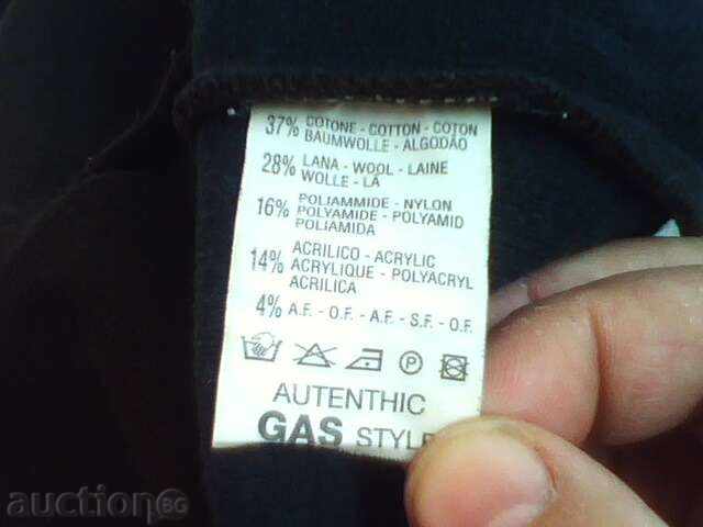 Delivery of GAS dark brown sweater size L. Delivery of GAS dark brown sweater size L.