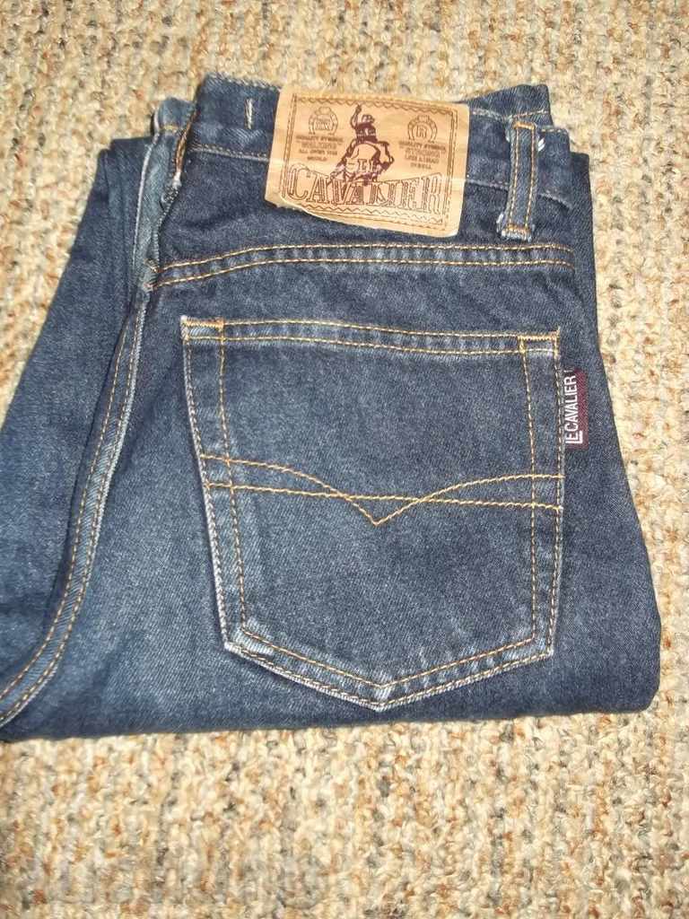 Licitație № 234 blugi Le Cavalier - copii și tineri Licitație № 234 blugi Le Cavalier - copii și tineri