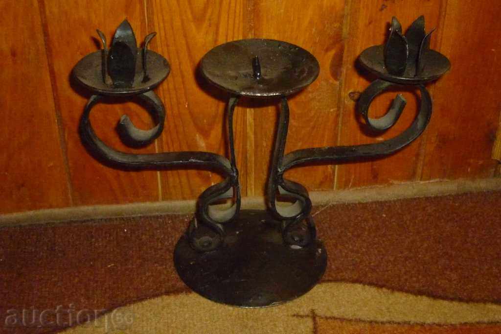 sfeșnic socialist din fier forjat cu preț € 21.47 | 41.99 BGN