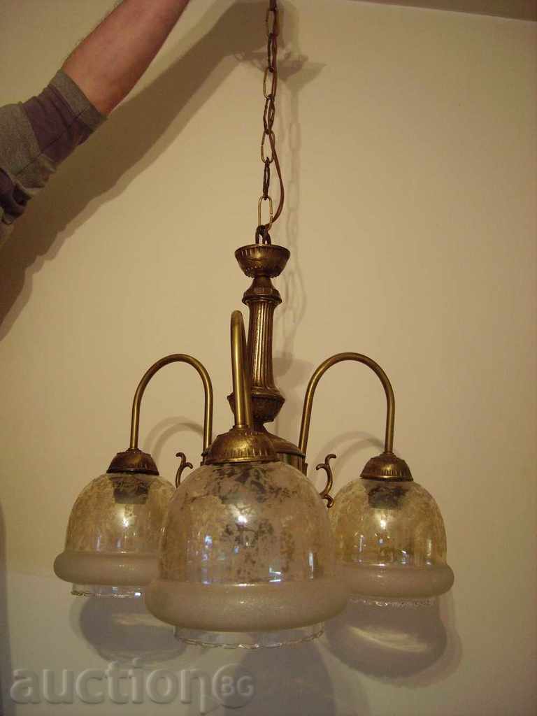 Vindem lampă antic, alamă și sticlă.