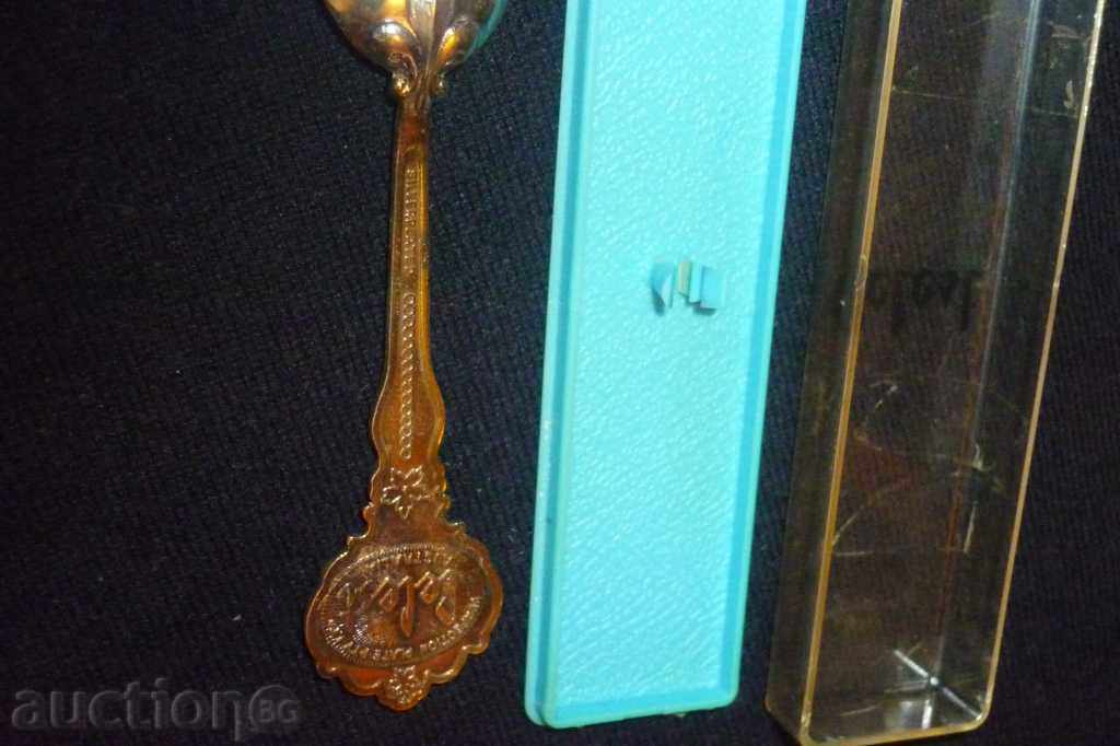 Auction Souvenir with silver enamel Auction Souvenir with silver enamel