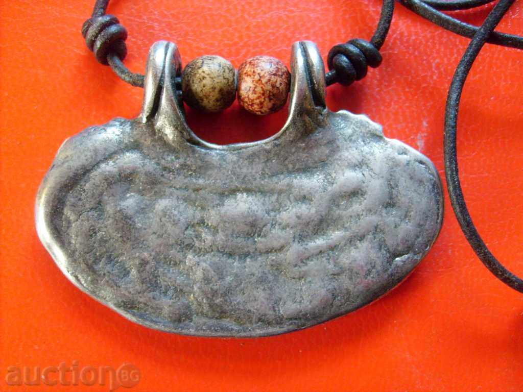 Auction Necklace-art Auction Necklace-art